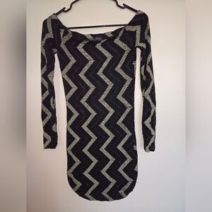 Lovely Day Black and Green Chevron Long Sleeve Dress Size S